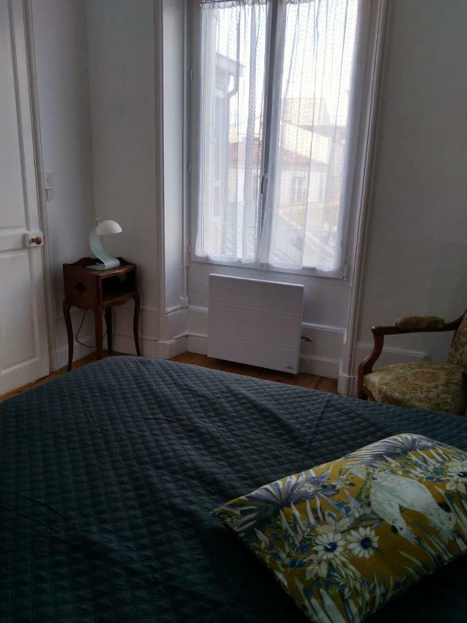 Appartement Au Calme Centre Ville A 2 Pas Du Vieux Marche La Rochelle  Exterior photo